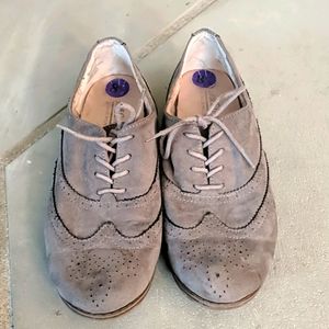 {White Mountain} Wingtip Oxfords